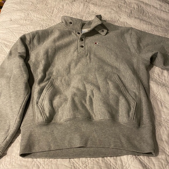 Champion Sweatshirt - Picture 4 of 5